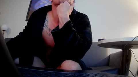 Snapshot of toomuchsmoke chatting on 02-09-25, 12:06 toomuchsmoke online show from 02-09-25, 12:06