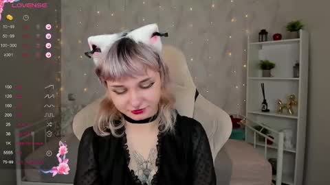 Tori online show from 10-16-25, 12:11