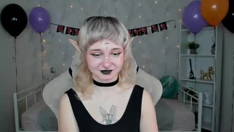 Tori online show from 11-01-25, 12:12