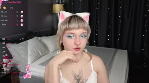 Tori online show from 11-30-25, 12:14