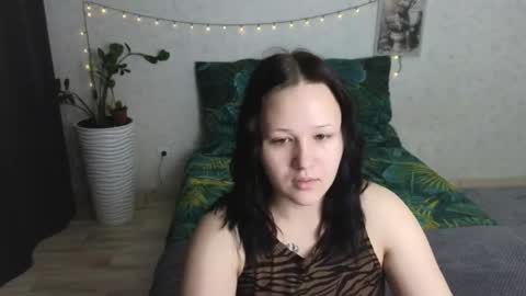 Snapshot of tori_sweet_tori chatting on 06-10-26, 02:45 Tori online show from 06-10-26, 02:45