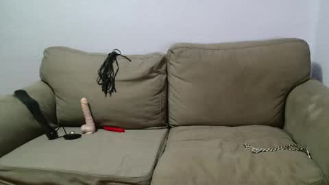 Snapshot of torturemaster chatting on 04-25-26, 10:18 torturemaster online show from 04-25-26, 10:18