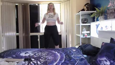 Snapshot of total_aussie_milfs chatting on 11-16-25, 11:21 Milly online show from 11-16-25, 11:21