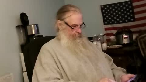 totallyawesome_65 online show from 11-26-25, 05:52