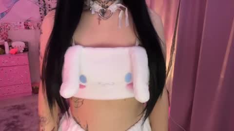 Lina online show from 04-16-26, 04:19