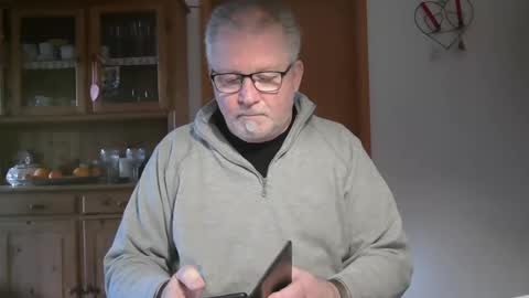 Snapshot of toto758 chatting on 01-22-25, 11:45 toto758 online show from 01-22-25, 11:45