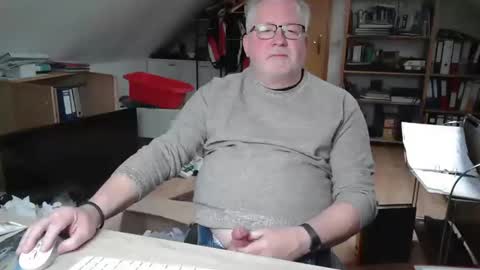 Snapshot of toto758 chatting on 10-20-25, 02:06 toto758 online show from 10-20-25, 02:06