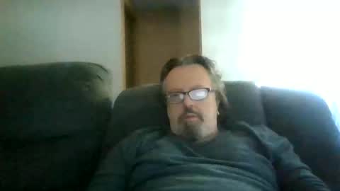 Snapshot of touchit9923 chatting on 09-18-25, 05:37 jim online show from 09-18-25, 05:37