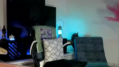 Town online show from 06-08-26, 08:15