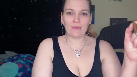 Lilly Miss Mistress Goddess Maam Queen Boss online show from 02-19-25, 06:00