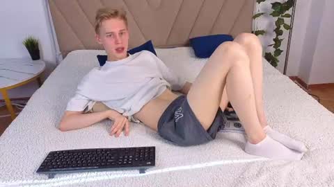 Max online show from 07-26-26, 11:28