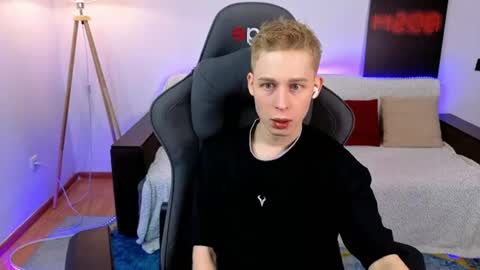 Max online show from 08-07-26, 11:23