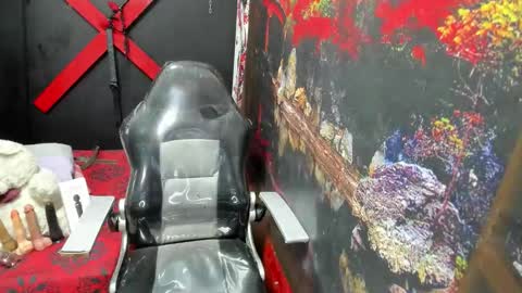 tracy_ks online show from 10-14-25, 03:29