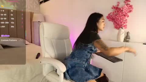 Snapshot of tracy_lambo chatting on 07-18-26, 02:49 tracy online show from 07-18-26, 02:49