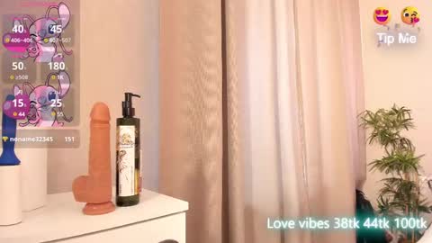 Snapshot of tracy_tay1or chatting on 02-21-25, 03:45 Tracy GMT2 Mon 3 AM - 4 PM Tue 3 AM - 4 PM Wed 3 AM - 4 PM Thur 3 AM - 4 PM Fri 3 AM - 4 PM online show from 02-21-25, 03:45