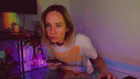 Hey my name is Kiri Kiri online show from 01-08-25, 11:09