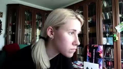 Lesly online show from 06-12-26, 08:24