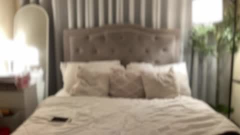 Selena the real cummer online show from 04-21-26, 02:51