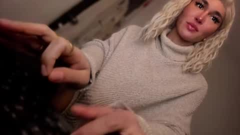 ALMIGHTY GODDESS VALENTINA online show from 11-17-25, 05:08