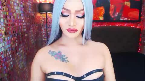 Snapshot of transplayfullolivia chatting on 02-08-25, 01:43 KYLIE BELLA TS online show from 02-08-25, 01:43