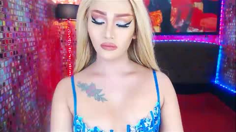 Snapshot of transplayfullolivia chatting on 02-21-25, 03:56 KYLIE BELLA TS online show from 02-21-25, 03:56