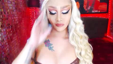 Snapshot of transplayfullolivia chatting on 03-09-25, 03:05 KYLIE BELLA TS online show from 03-09-25, 03:05