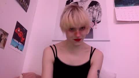 Snapshot of transsigne chatting on 03-05-25, 09:37 CandyySlut online show from 03-05-25, 09:37