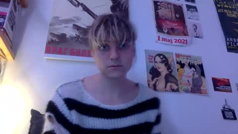 Snapshot of transsigne chatting on 09-30-25, 08:47 CandyySlut online show from 09-30-25, 08:47