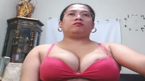 travelergirl online show from 07-12-26, 10:45