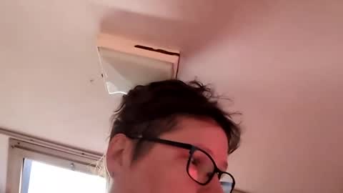 Julie online show from 11-26-25, 06:31