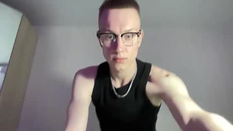 Snapshot of travis_gracile chatting on 04-07-26, 09:21 Travis online show from 04-07-26, 09:21