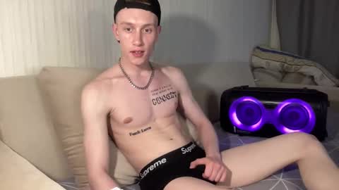 Snapshot of travis_gracile chatting on 05-14-26, 07:20 Travis online show from 05-14-26, 07:20