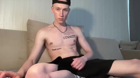 Snapshot of travis_gracile chatting on 05-15-26, 07:26 Travis online show from 05-15-26, 07:26