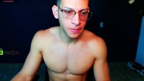 TRAVIS. online show from 02-12-25, 05:48