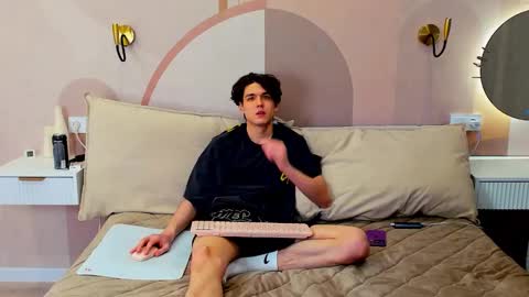 travisrivas online show from 02-18-26, 02:57