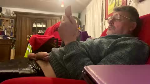 Snapshot of trebgeis1 chatting on 02-20-25, 05:40 trebgeis1 online show from 02-20-25, 05:40