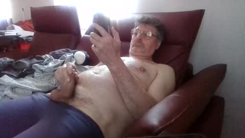 trebgeis1 online show from 04-28-26, 04:34