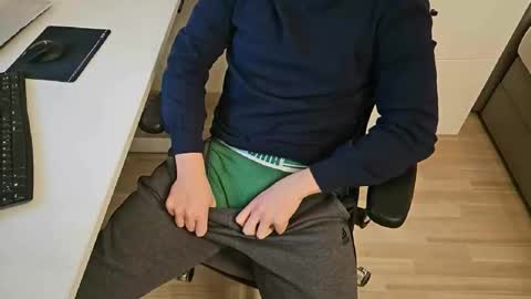 tree1989 online show from 02-18-25, 06:37