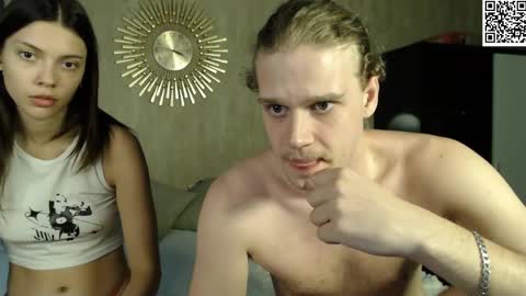 Sarah And Jon online show from 02-08-25, 05:40