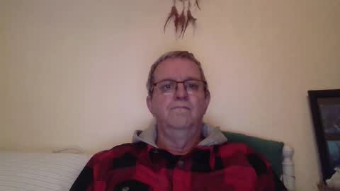 Snapshot of trev8331 chatting on 03-01-26, 11:01 Fe-fi-fo-fum online show from 03-01-26, 11:01