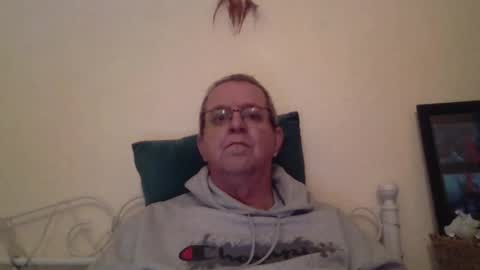 Snapshot of trev8331 chatting on 03-09-26, 01:15 Fe-fi-fo-fum online show from 03-09-26, 01:15