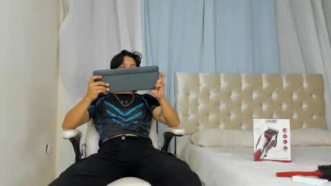 Snapshot of trevor_belmon chatting on 09-25-25, 04:05 Trevor Belmon online show from 09-25-25, 04:05