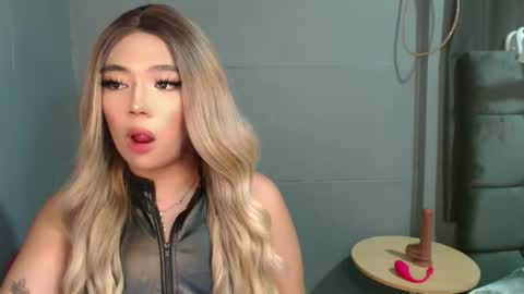 trexie_fucks15 online show from 10-27-25, 09:19