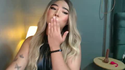 trexie_fucks15 online show from 11-04-25, 03:38