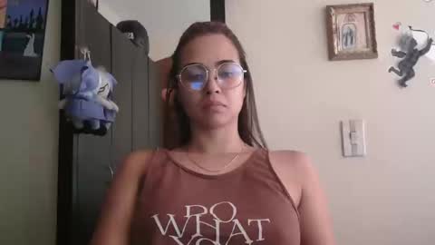 Snapshot of triana_bell chatting on 05-16-26, 05:01 triana_bell online show from 05-16-26, 05:01