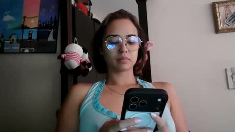 Snapshot of triana_bell chatting on 06-07-26, 04:00 triana_bell online show from 06-07-26, 04:00