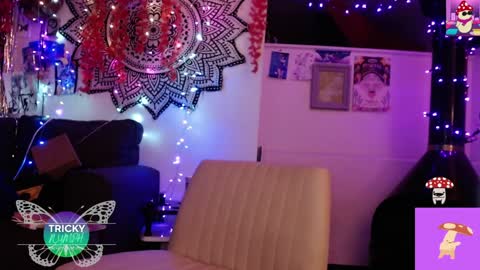 Snapshot of tricky_nymph chatting on 10-03-25, 07:27 Cassie online show from 10-03-25, 07:27