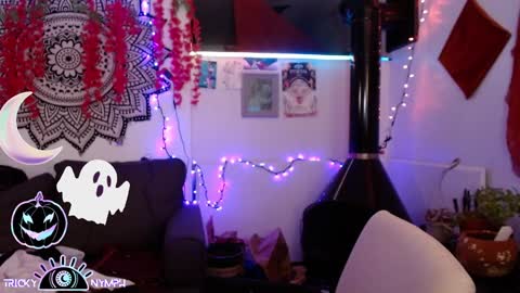 Snapshot of tricky_nymph chatting on 10-16-25, 03:51 Cassie online show from 10-16-25, 03:51
