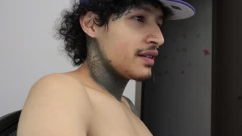 - trieone online show from 02-11-26, 01:54