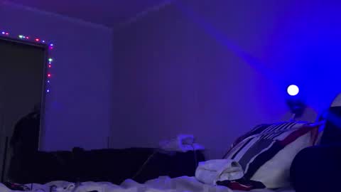 Snapshot of triggerhappynjenn chatting on 12-12-24, 11:18 Trigger happy online show from 12-12-24, 11:18